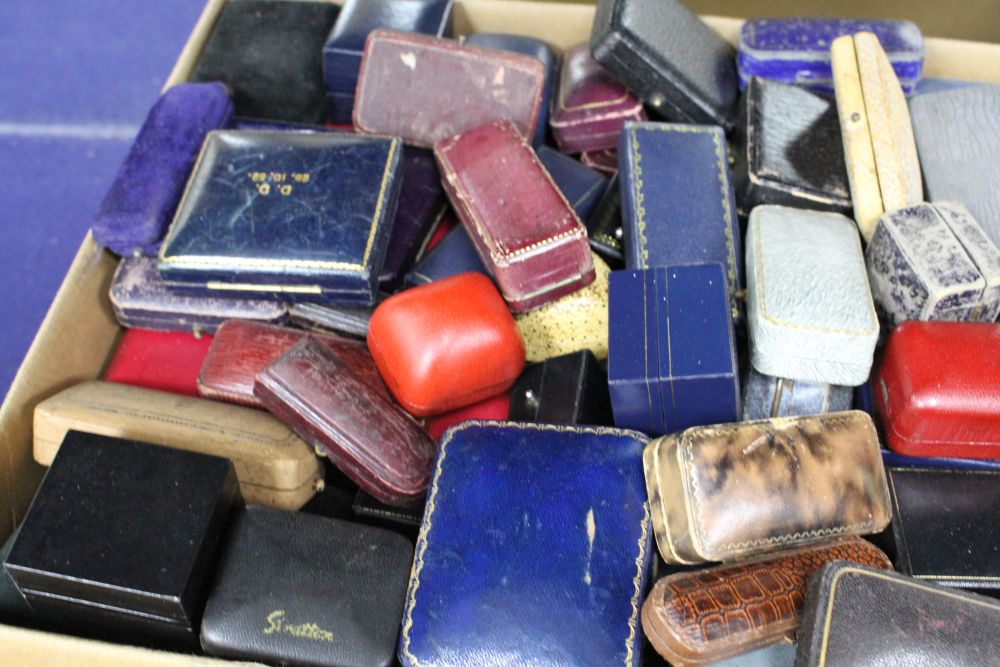 A large quantity of assorted jewellery boxes.